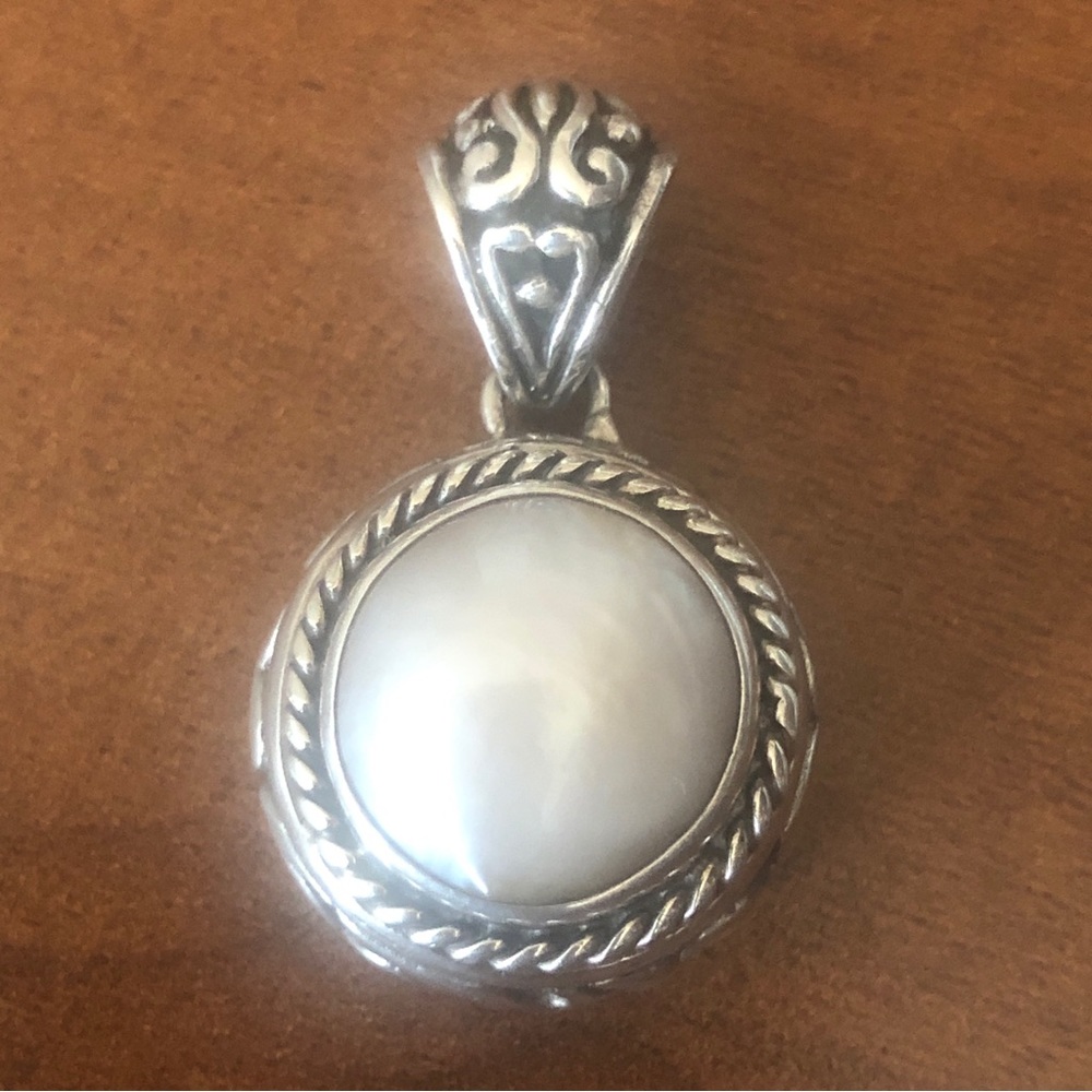 Sterling Silver Pendant with Pearl